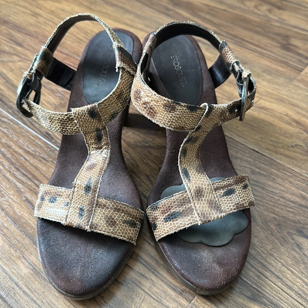 Aerosoles Strappy Faux Snakeskin Heels Size 7